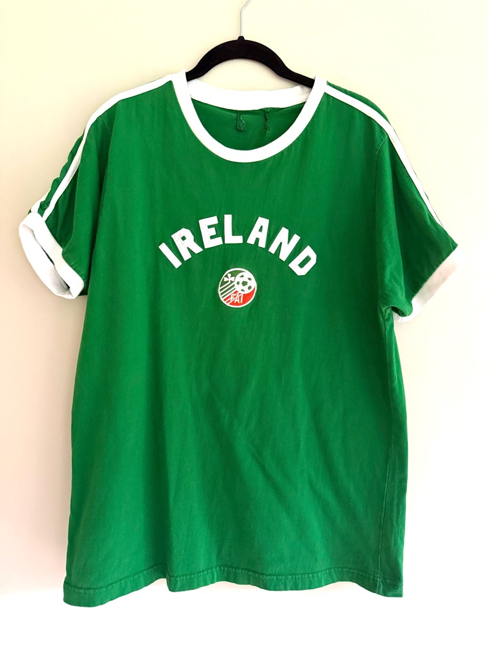 ⚽️ VINTAGE Men’s Ireland Soccer Football Green Ringer Tee